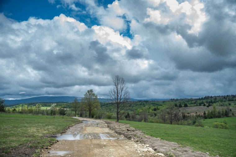 A faluban is, a határban is dolgoznak