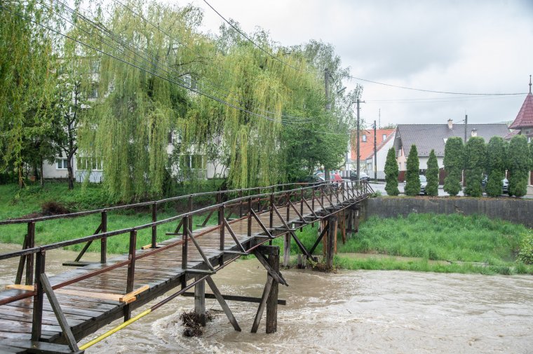 Az erős sodrás miatt lezárják a Malom utcai hidat