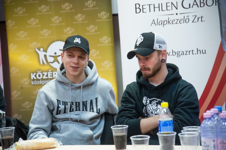 Erdélyben turnézik a USNK