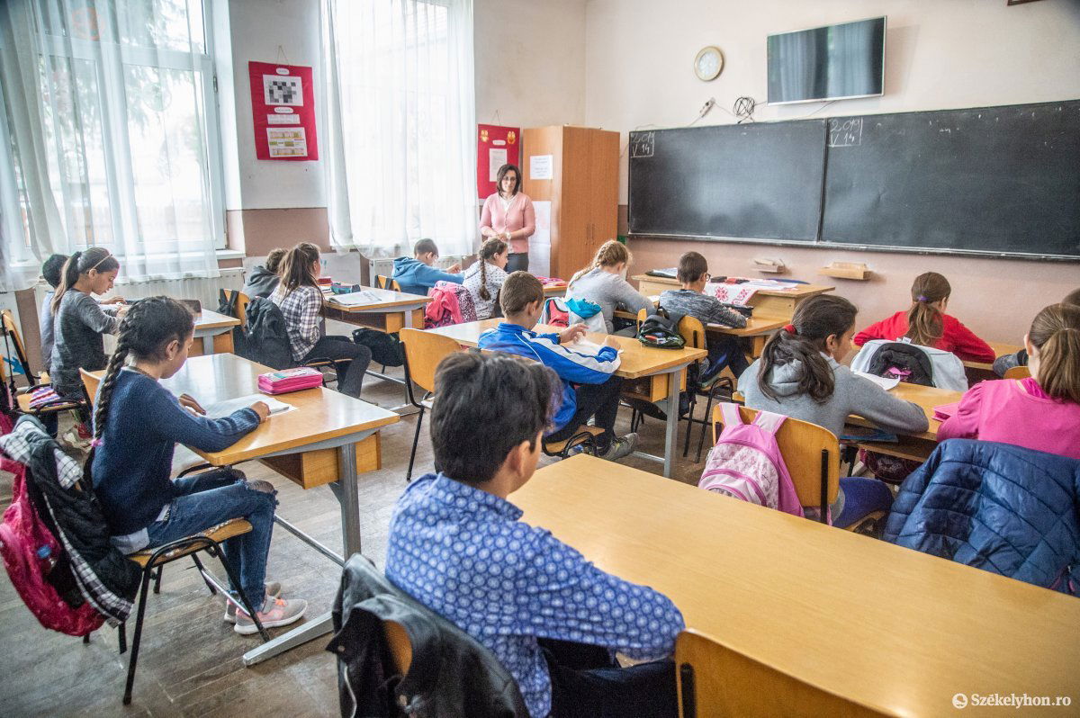 Az adományból az etédi iskola is kapott •  Fotó: Barabás Ákos