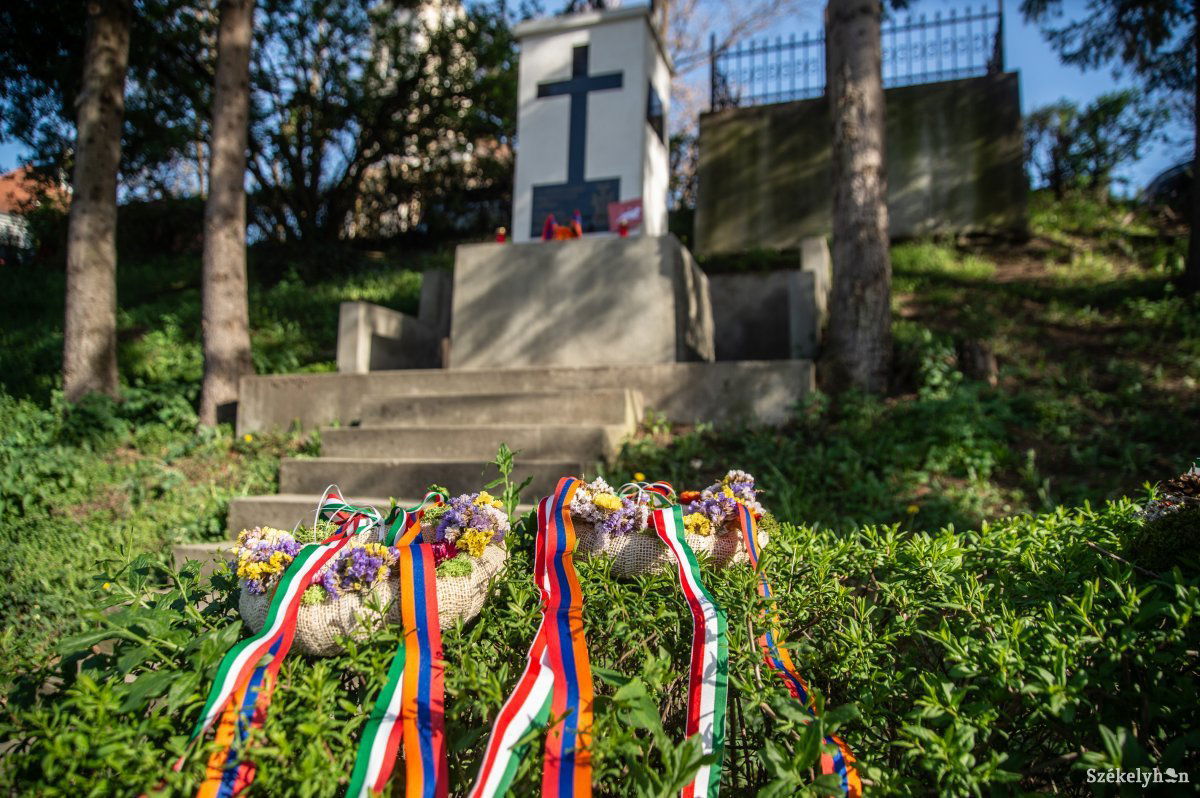 Az örmény genodícium emlékére állított székelyudvarhelyi emlékmű. Idén elmarad a csoportos megemlékezés. Archív •  Fotó: Barabás Ákos