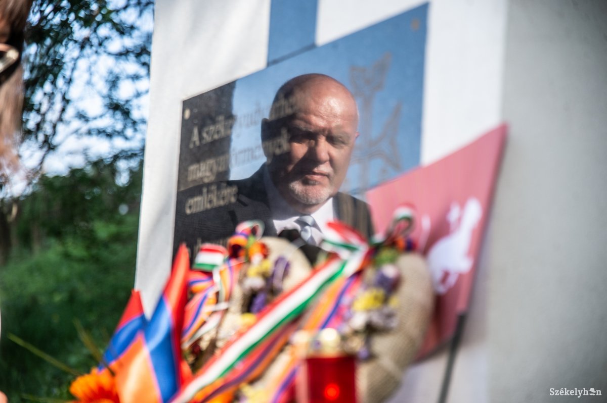 Több évezredes történelmük számos sorsfordító eseményének lenyomata tükröződik a magyarörmények helytállásában •  Fotó: Barabás Ákos