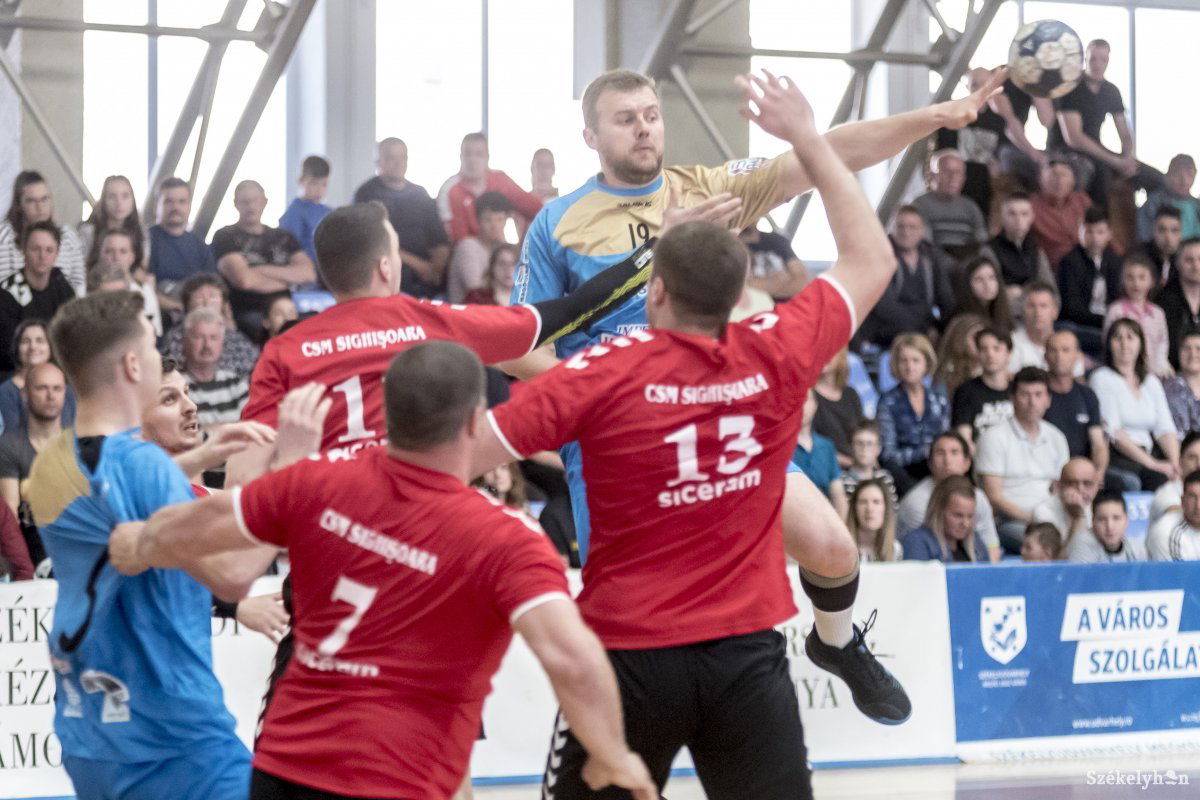 •  Fotó: Veres Nándor