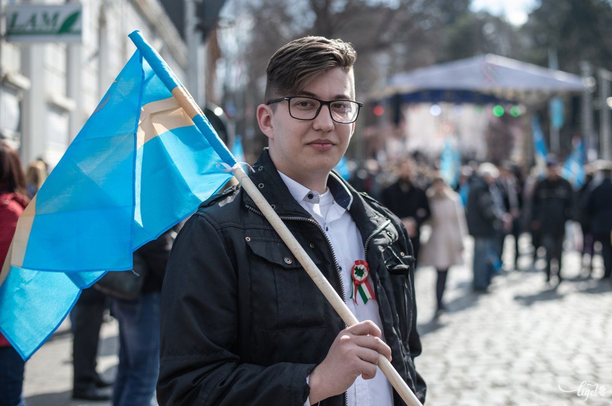 ... és Veres András Zsolt. Ezeknek az udvarhelyi ifjaknak biztosan fontos az ünnep •  Fotó: Barabás Ákos