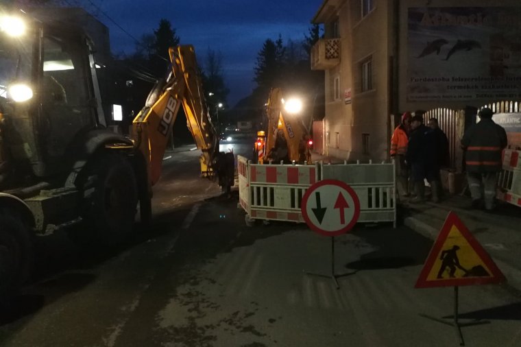 Vízcsövet vágtak el Székelyudvarhelyen, szünetel a szolgáltatás