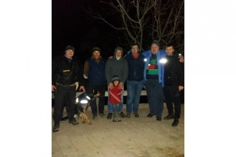 Órákon át keresték a tanyáról eltűnt kisfiút