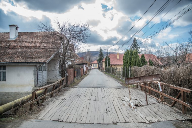 Valami mindig hátráltatja ennek az udvarhelyi fahídnak az újjáépítését