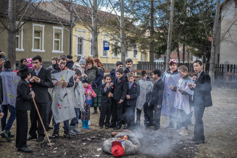 Húshagyati gyermeklakodalmas és Illyés-siratás Oklándon