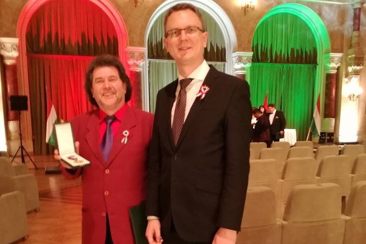 Molnos Zoltán és Rétvári Bence az átadóünnepséget követően • Fotó: Molnos Zoltán Facebook oldala