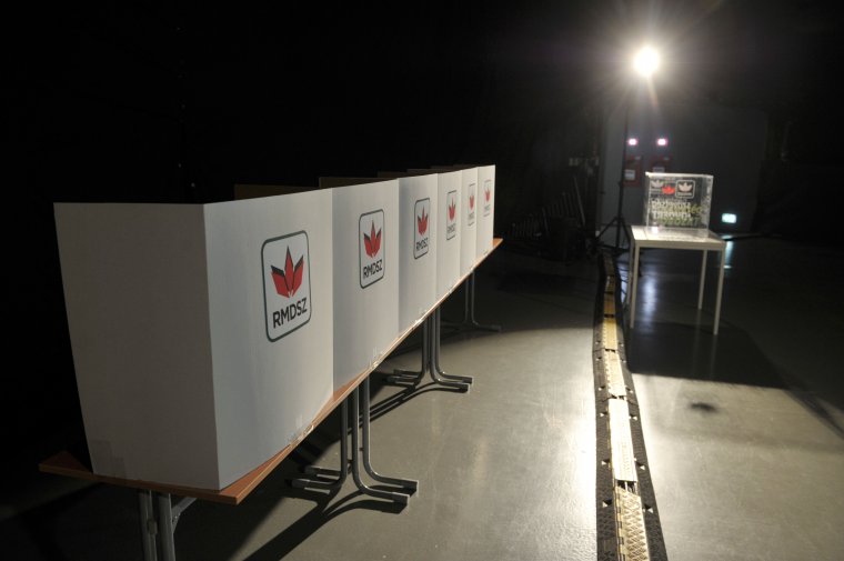 Felaprózott lépések