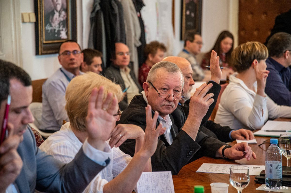 Eseménydús önkormányzati ülés. A legtöbb hozzászólás csak fokozta a vitákat •  Fotó: Barabás Ákos
