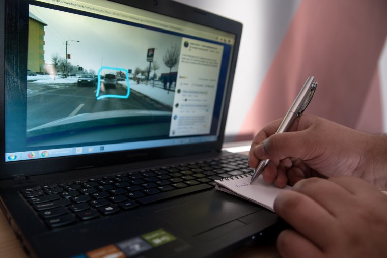 Facebookon nem „radaroznak” a rendőrök, de azért ott is lebukhatunk