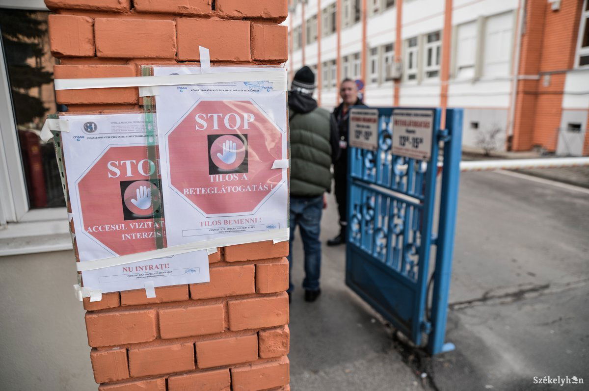 A kórház minden osztályán látogatási tilalom lépett érvénybe •  Fotó: Barabás Ákos