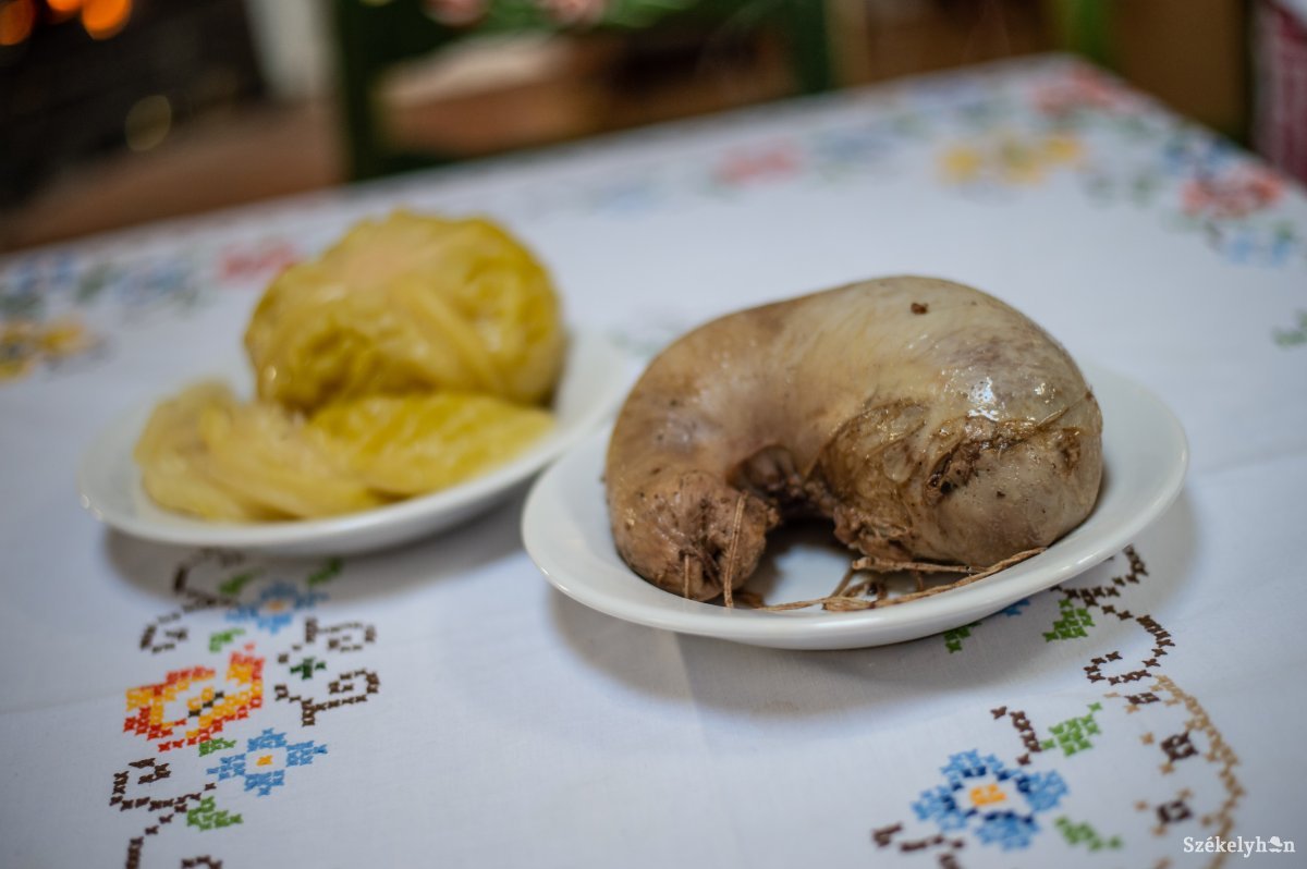 Abálás után nyeri el a gömböcformát •  Fotó: Barabás Ákos