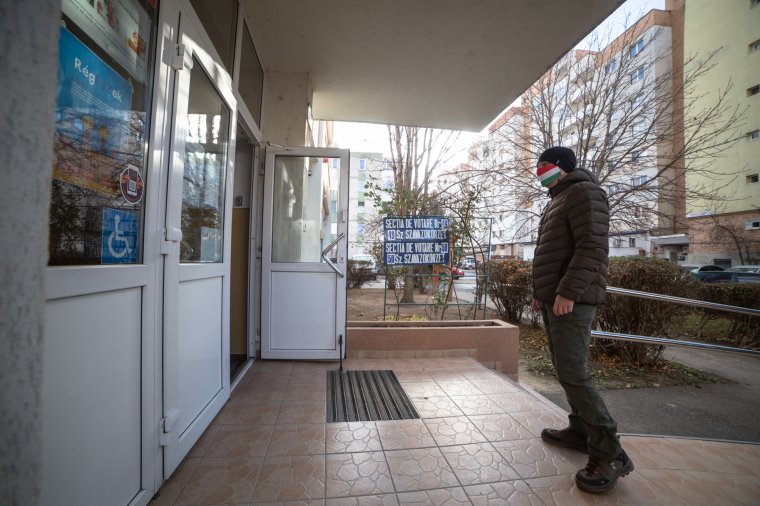 Parlamenti képviselőket és szenátorokat választ az ország