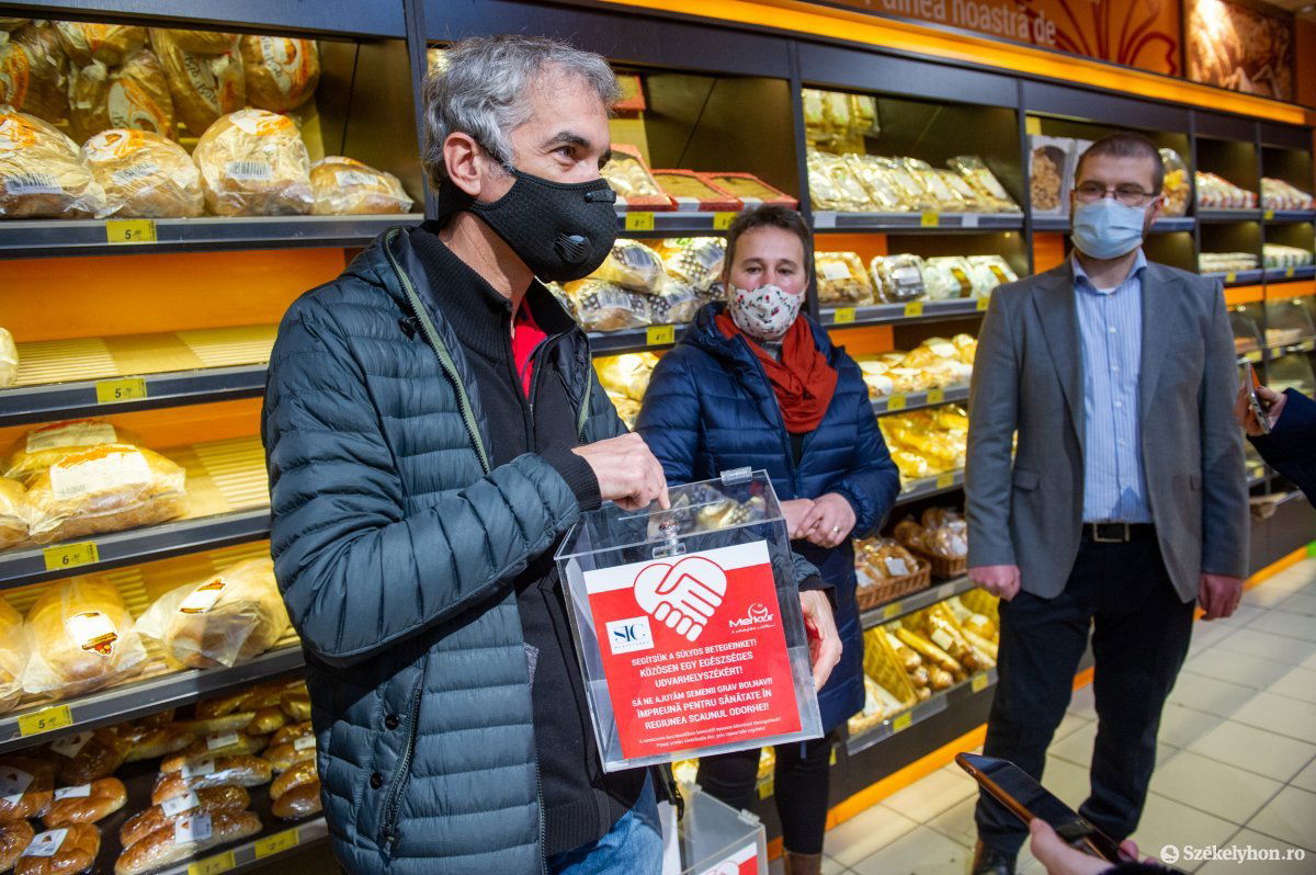 A piros-fehér gyűjtődobozokat az Elan Trió egységeinek pénztáránál kell keresni &bullet;  Fotó: Beliczay László