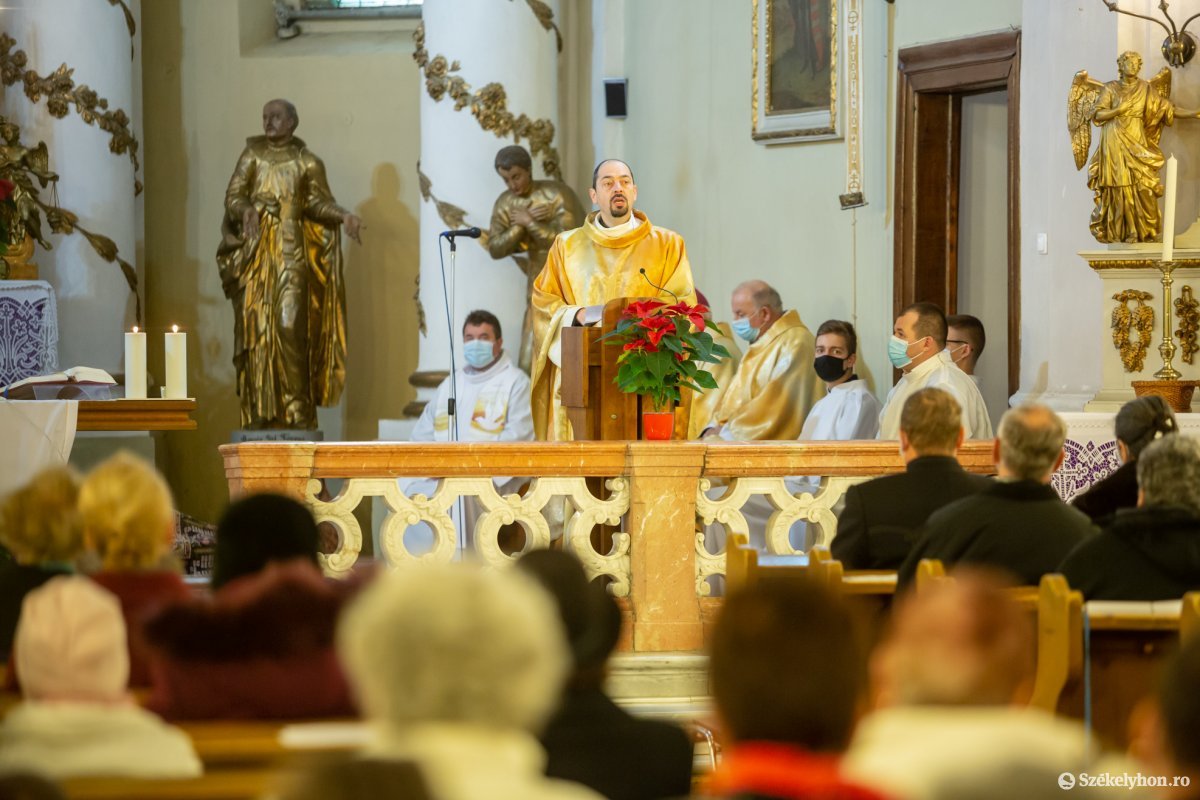 &bullet;  Fotó: Erdély Bálint Előd