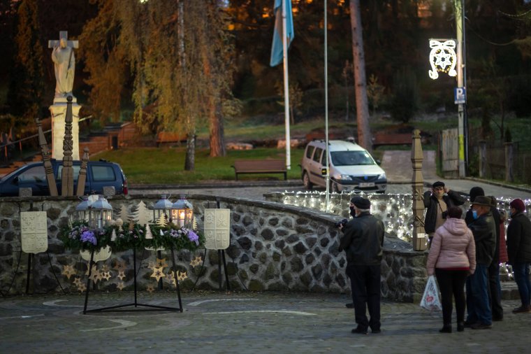 Adventre hangolódott Székelyudvarhely