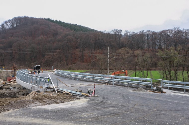 Kevesebb mint egy hét múlva megnyitják az új décsfalvi átkelőt