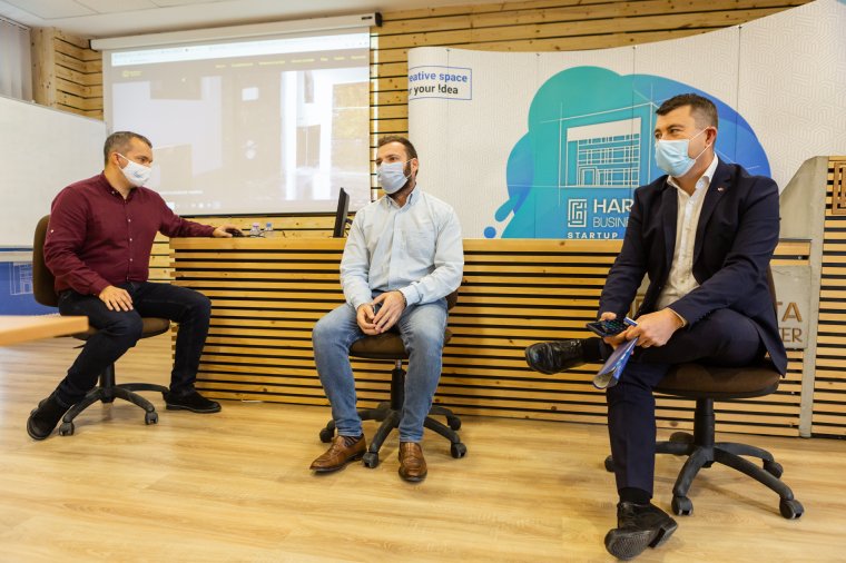 Ingyenes honlapkészítés: kétszáz vállalkozó pályázatát várják