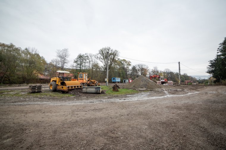 Strandja lesz Korondnak, máris két medencével