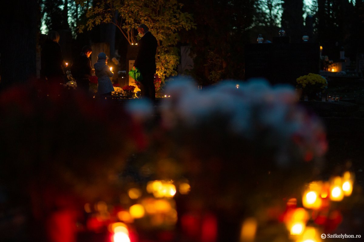 Elhunyt szeretteinkre emlékezünk november elsején. Archív •  Fotó: Erdély Bálint Előd