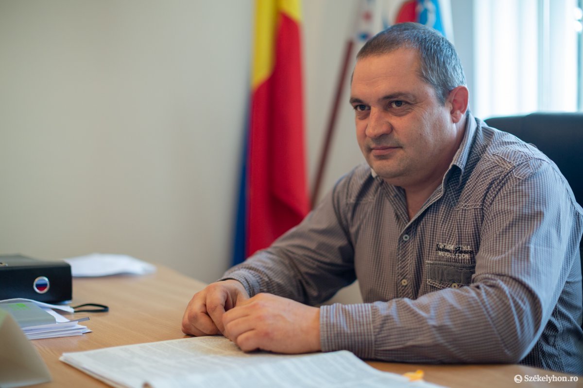 A korábbi sérelmeket félretéve, csapatként szeretne a dolgozni a községért Godra •  Fotó: Erdély Bálint Előd