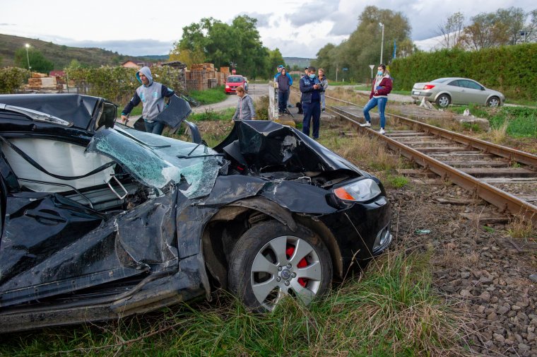 Vonattal ütközött egy autó Székelyudvarhelyen