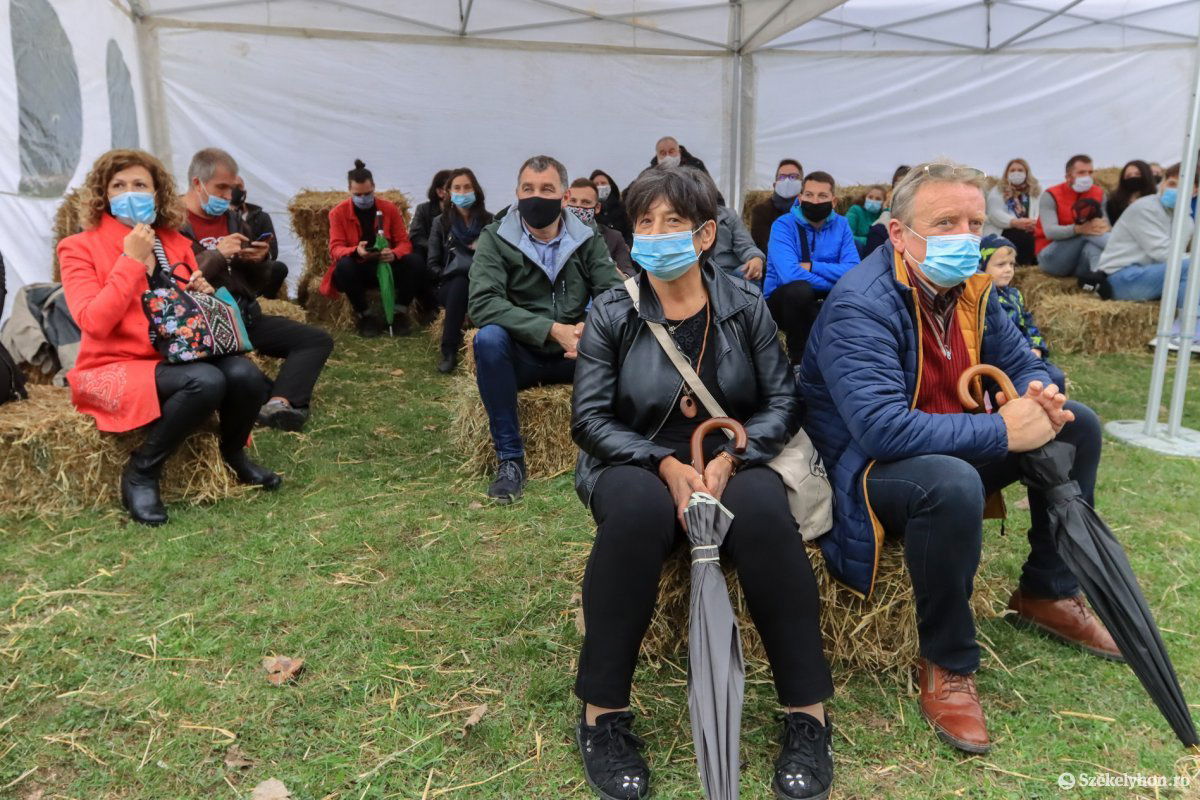 &bullet;  Fotó: Erdély Bálint Előd