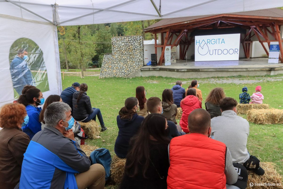 &bullet;  Fotó: Erdély Bálint Előd