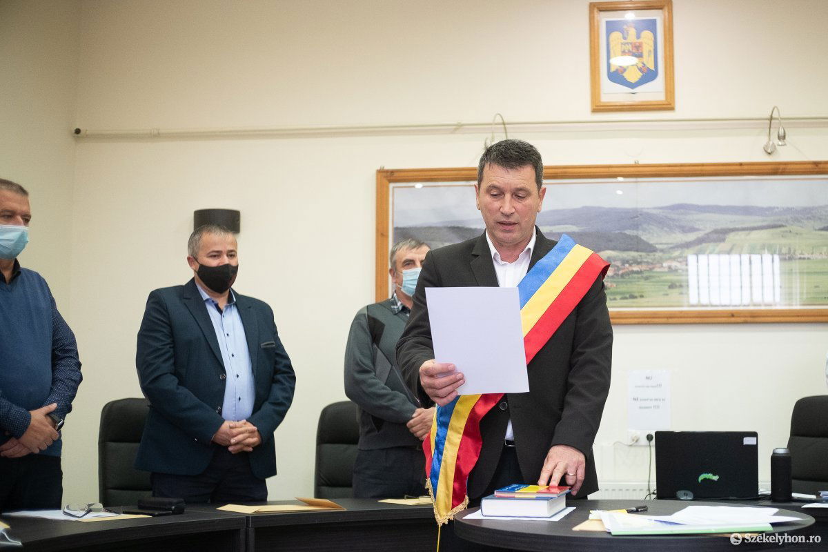 Elkezdheti a munkát Ülkei Zoltán •  Fotó: Barabás Ákos