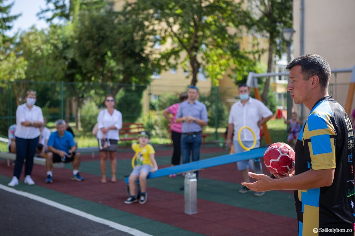 &bullet;  Fotó: Erdély Bálint Előd