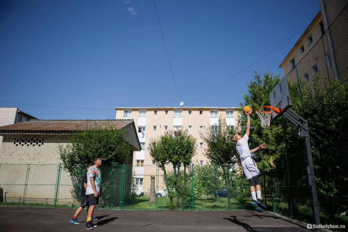 &bullet;  Fotó: Erdély Bálint Előd