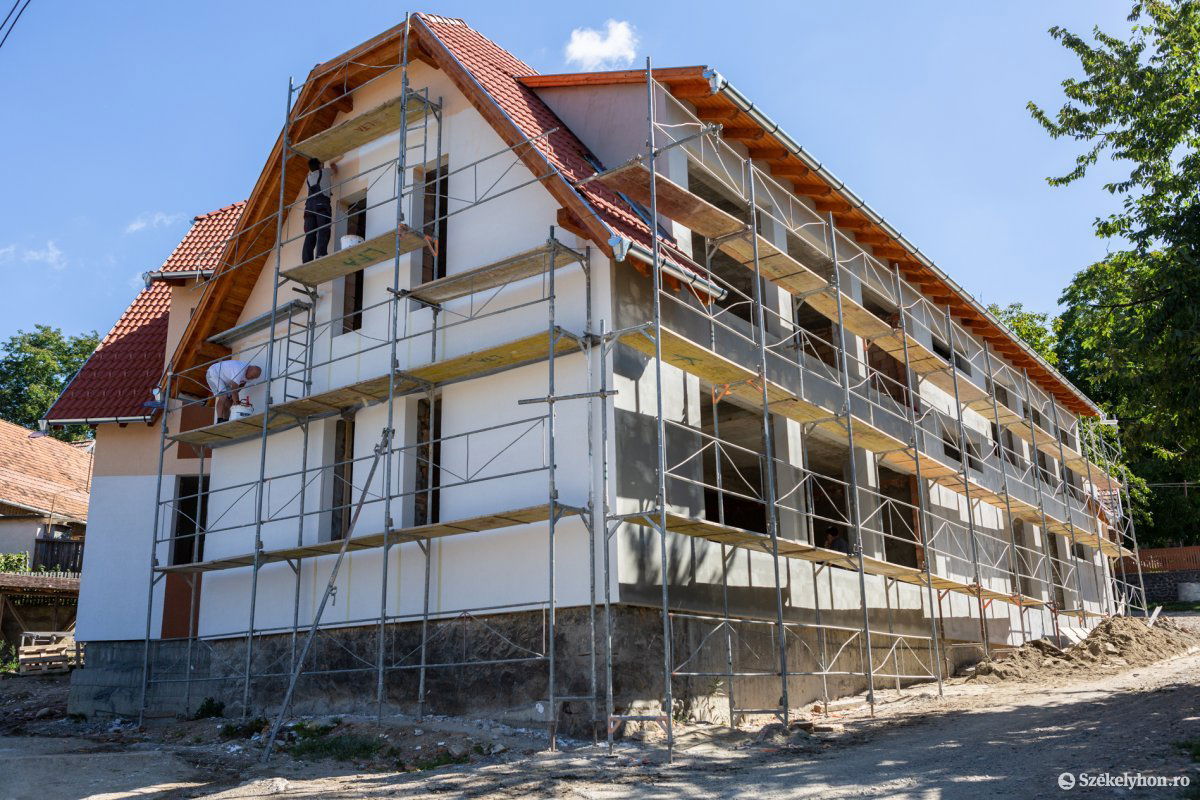 &bullet;  Fotó: Erdély Bálint Előd