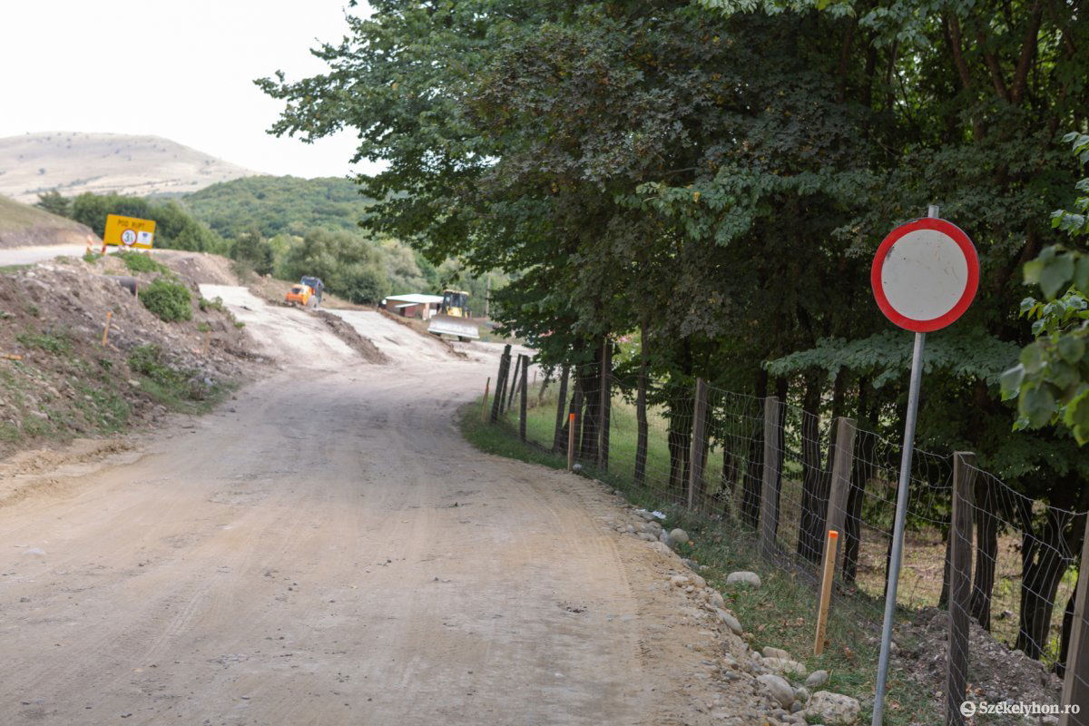 &bullet;  Fotó: Erdély Bálint Előd