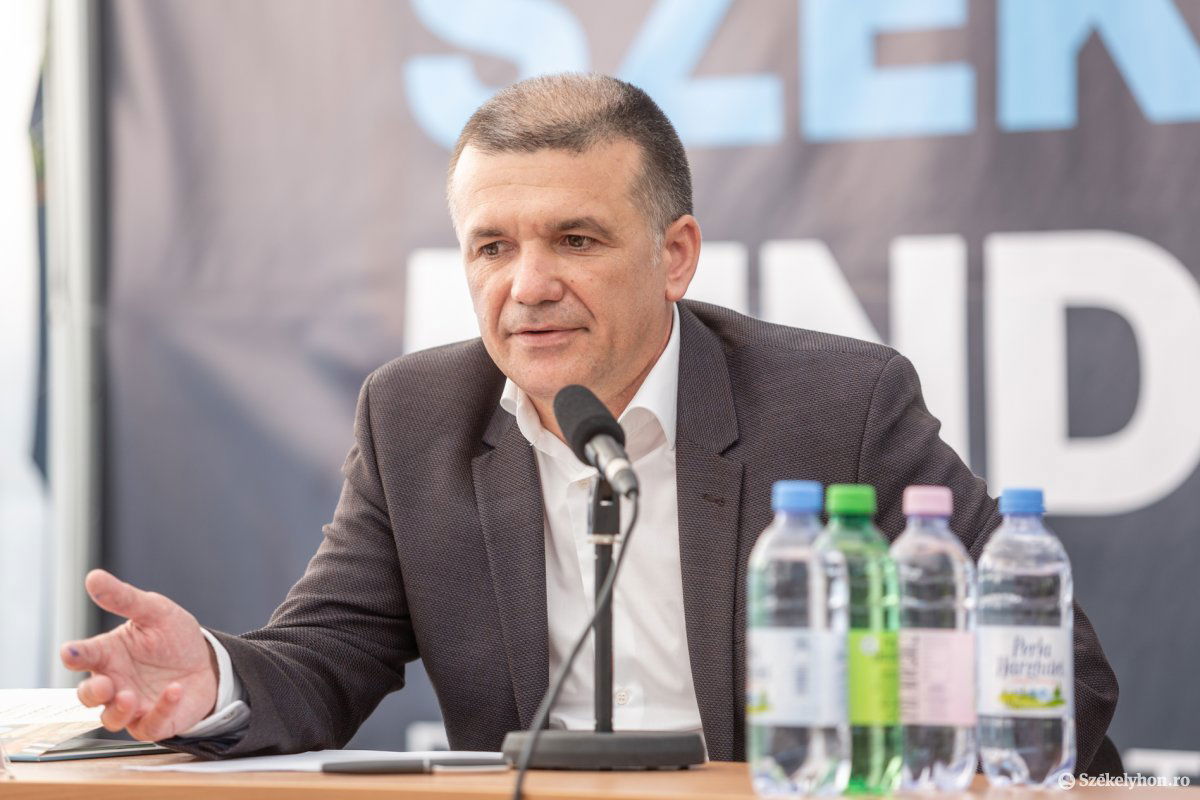 &bullet;  Fotó: Erdély Bálint Előd