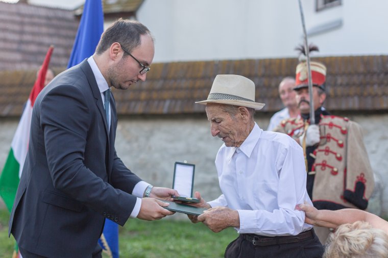 A Magyar Érdemrend Lovagkeresztjével tüntették ki Kovács Aladárt