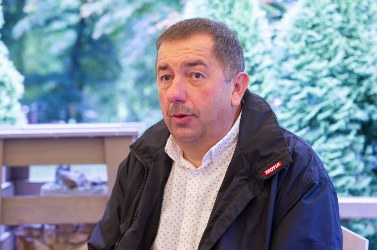 Képviselőként a jövőbe tekintene Bunta