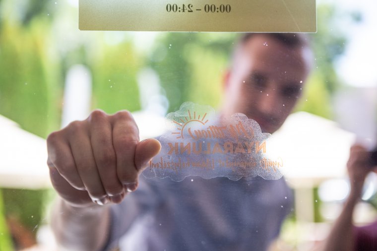 Mi itthon nyaralunk: helyi szolgáltatókkal a helyi „turistákért”