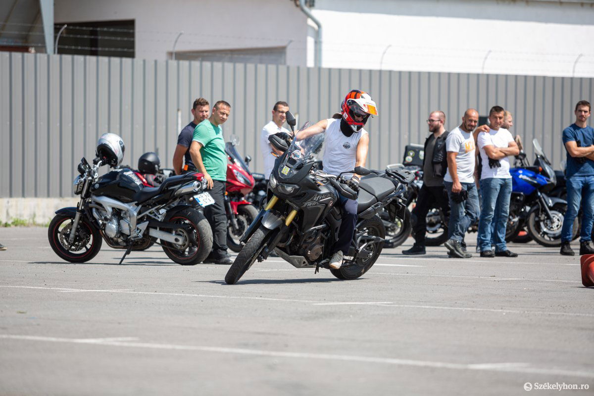Közel harminc motoros bővítette tudását •  Fotó: Erdély Bálint Előd