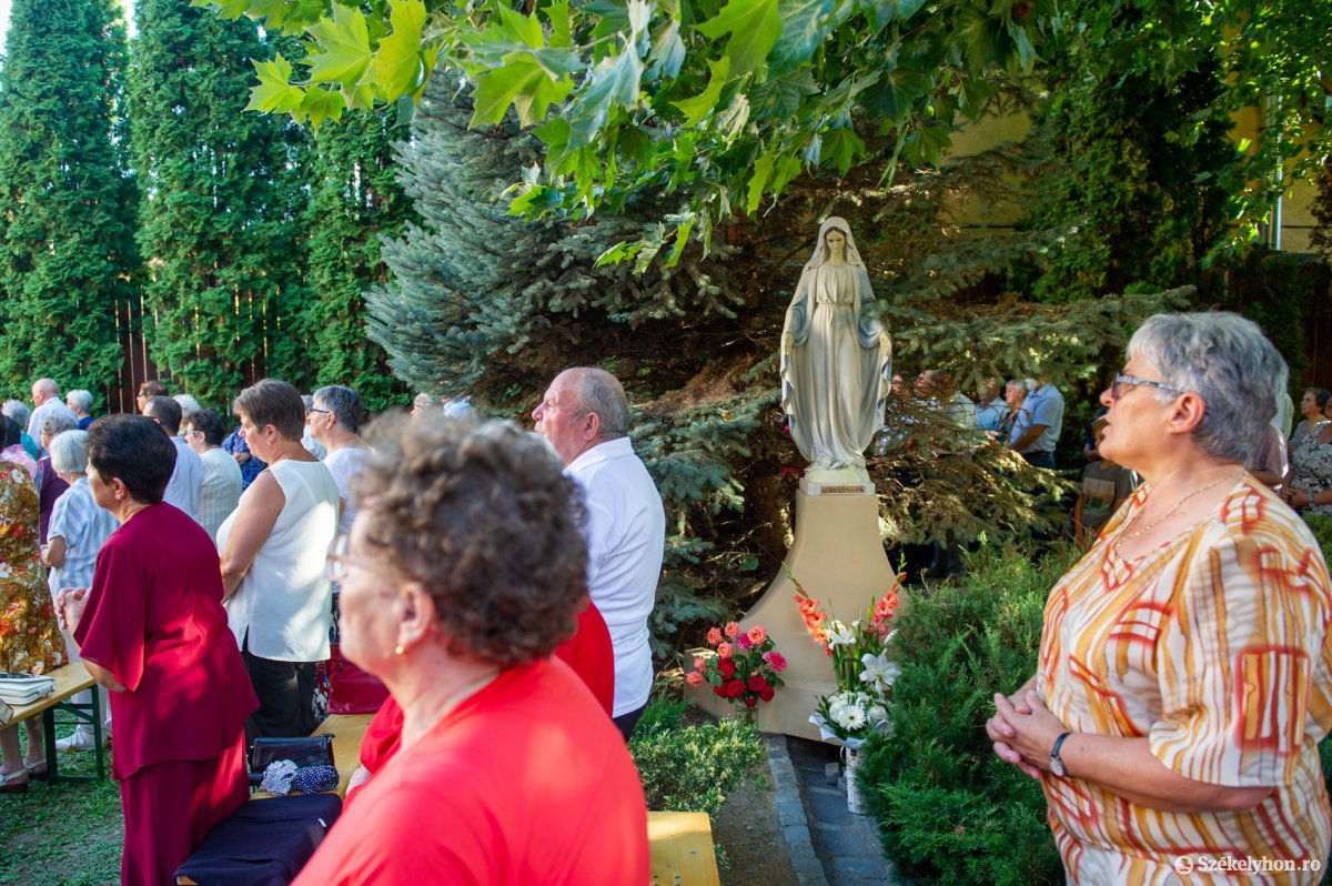 &bullet;  Fotó: Beliczay László