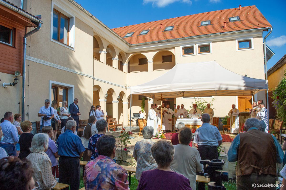 &bullet;  Fotó: Beliczay László