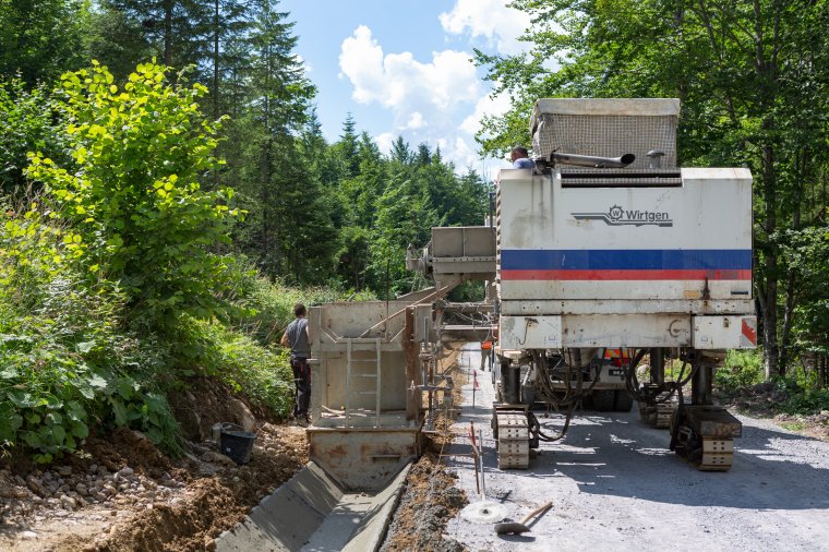Leaszfaltozzák a Madarasi Hargitára vezető ivói út kövezett szakaszát is
