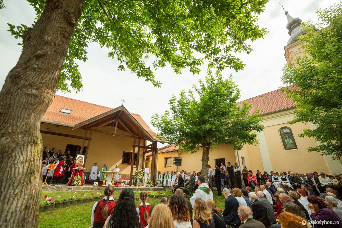 &bullet;  Fotó: Erdély Bálint Előd