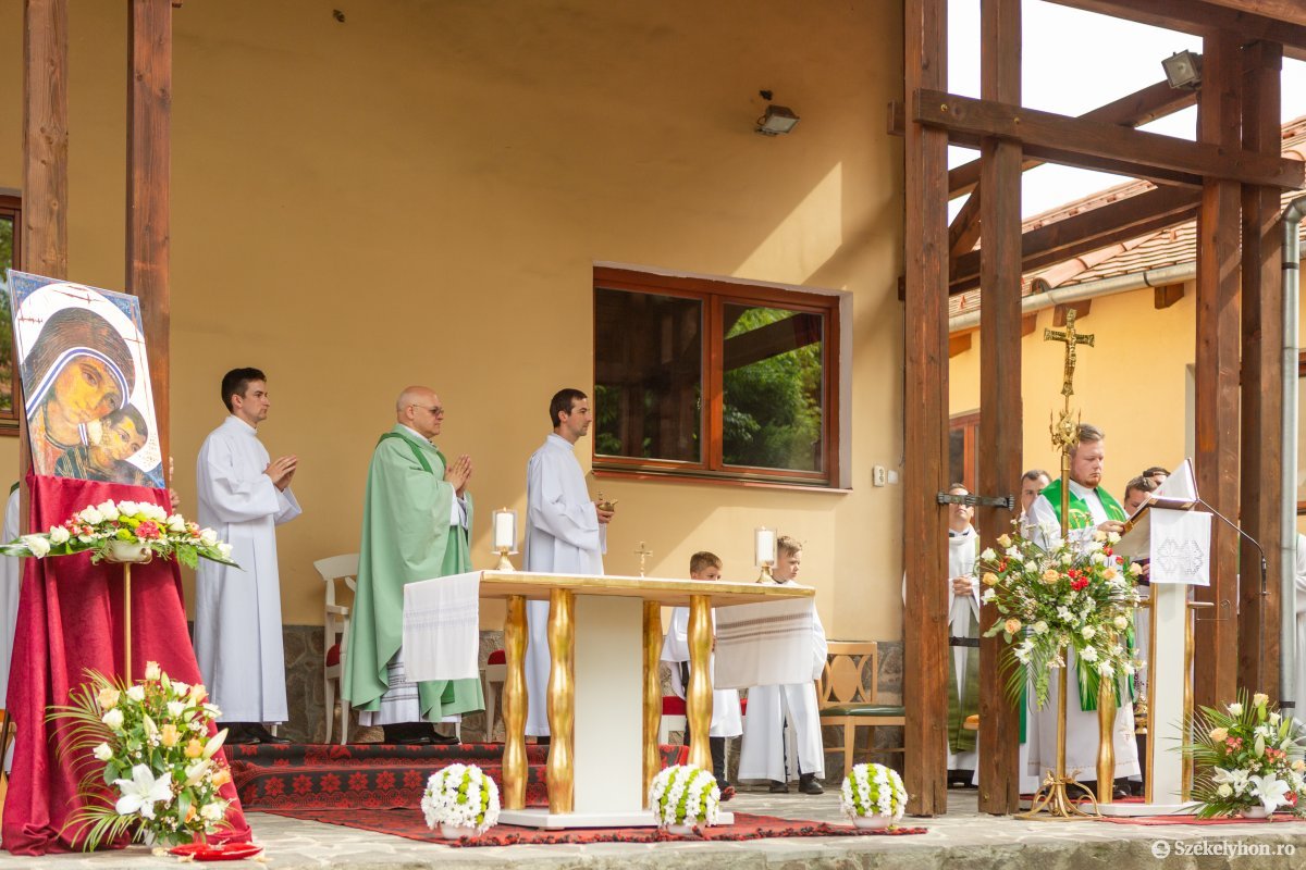 &bullet;  Fotó: Erdély Bálint Előd