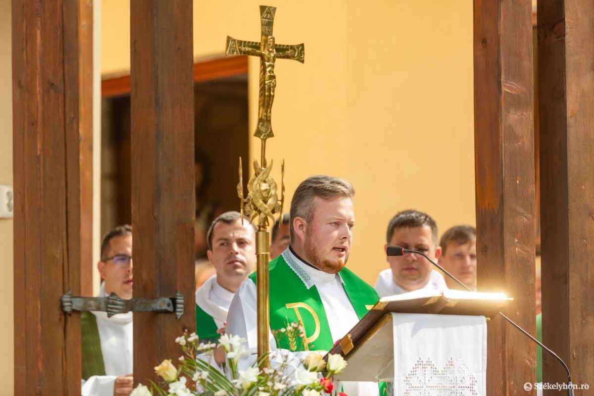 &bullet;  Fotó: Erdély Bálint Előd