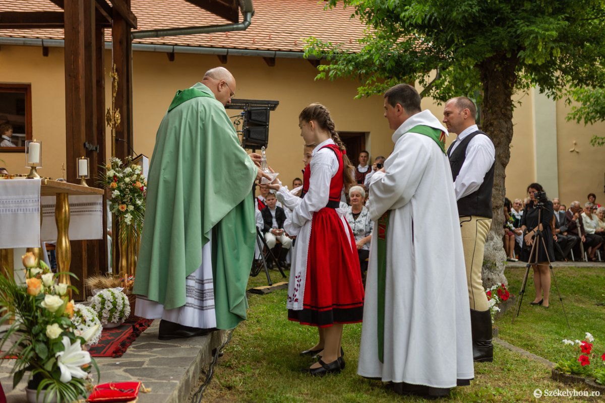 &bullet;  Fotó: Erdély Bálint Előd