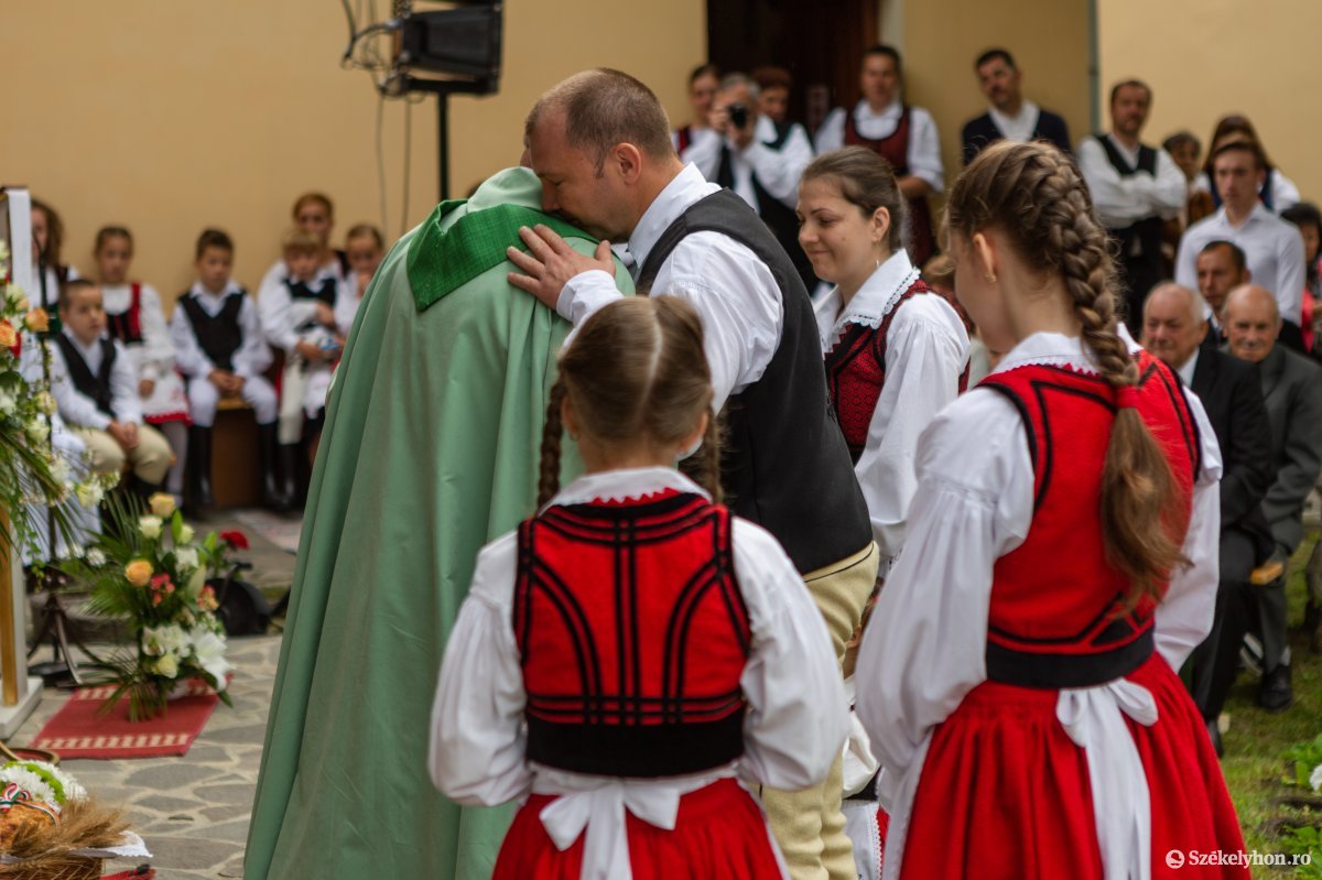 &bullet;  Fotó: Erdély Bálint Előd