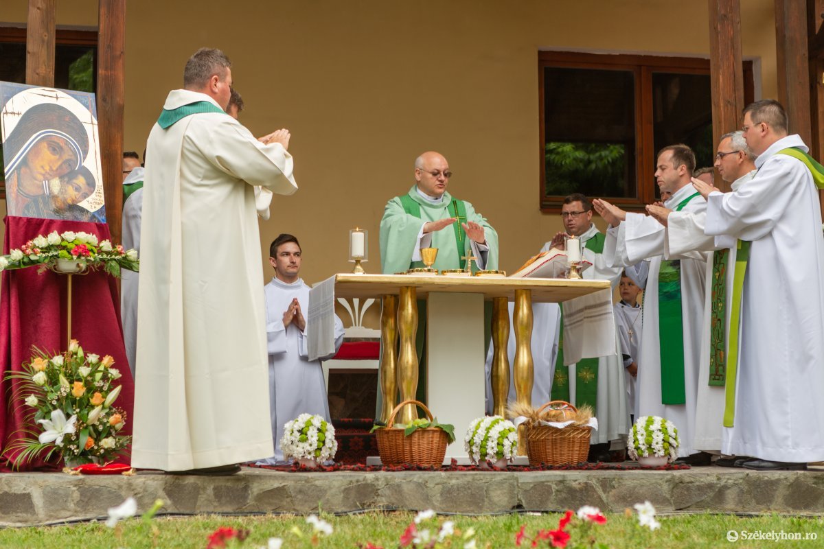 &bullet;  Fotó: Erdély Bálint Előd