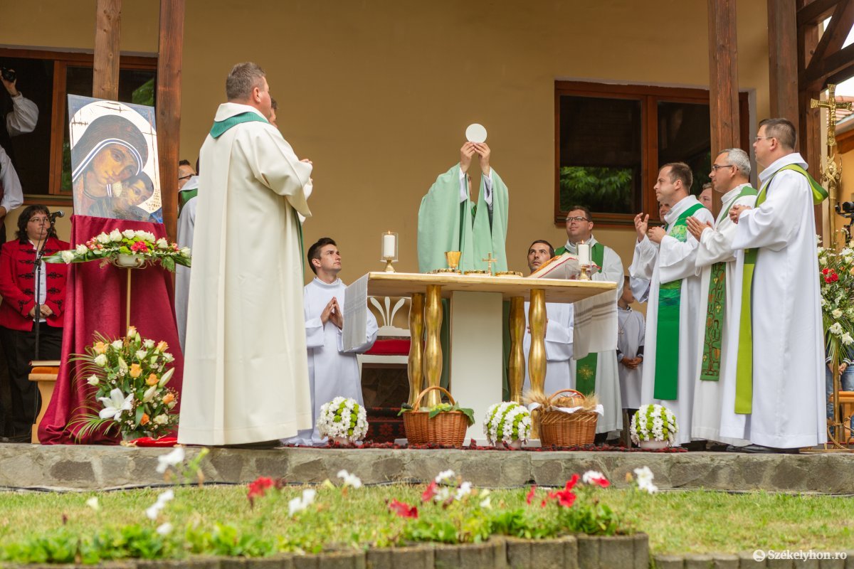 &bullet;  Fotó: Erdély Bálint Előd